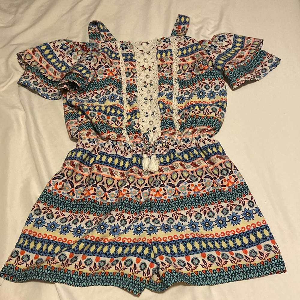 SEQURIN HEARTS girls romper with lace details